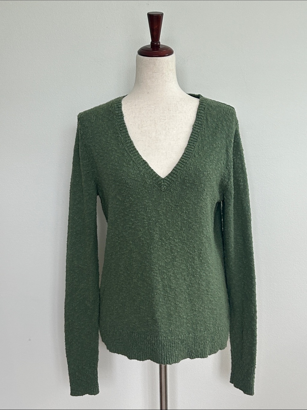 J Crew Women’s V Neck Cotton Blend Beach Sweater Size Small